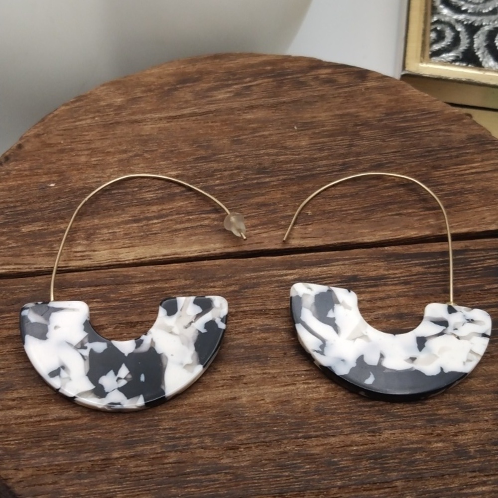 Trendy black and white mist earrings E2168‎